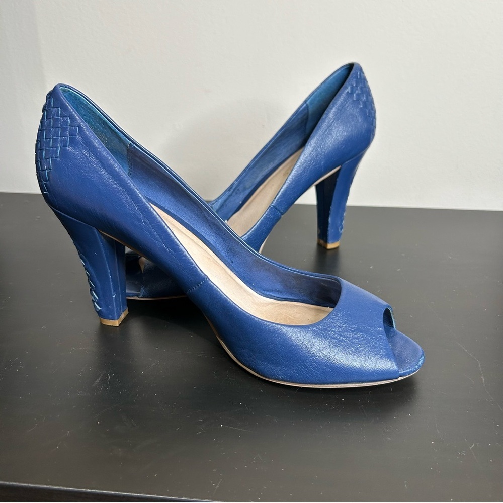 Elliott Lucca Leather Peep Toe Heels Woven Design 4" Heel Cobalt Blue Size 9.5